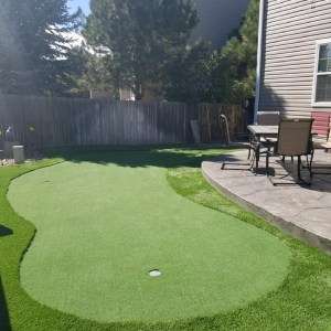 Denver custom putting green near patio
