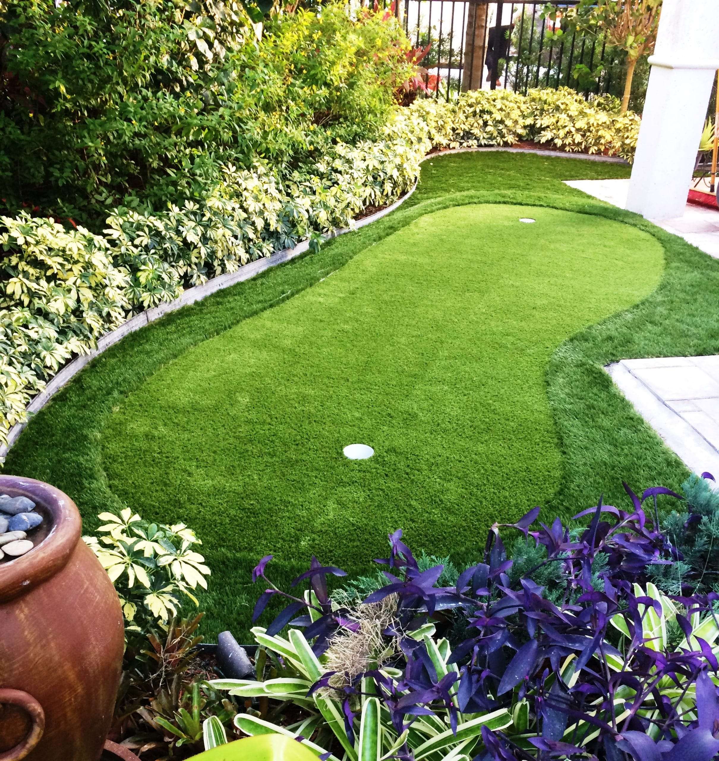 Artificial grass backyard putting green 3